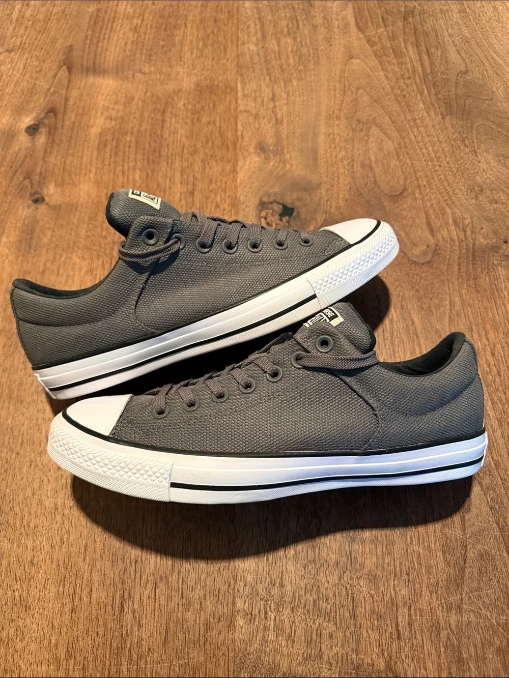 CONVERSE Low Top - 9 - Picture 3 of 12